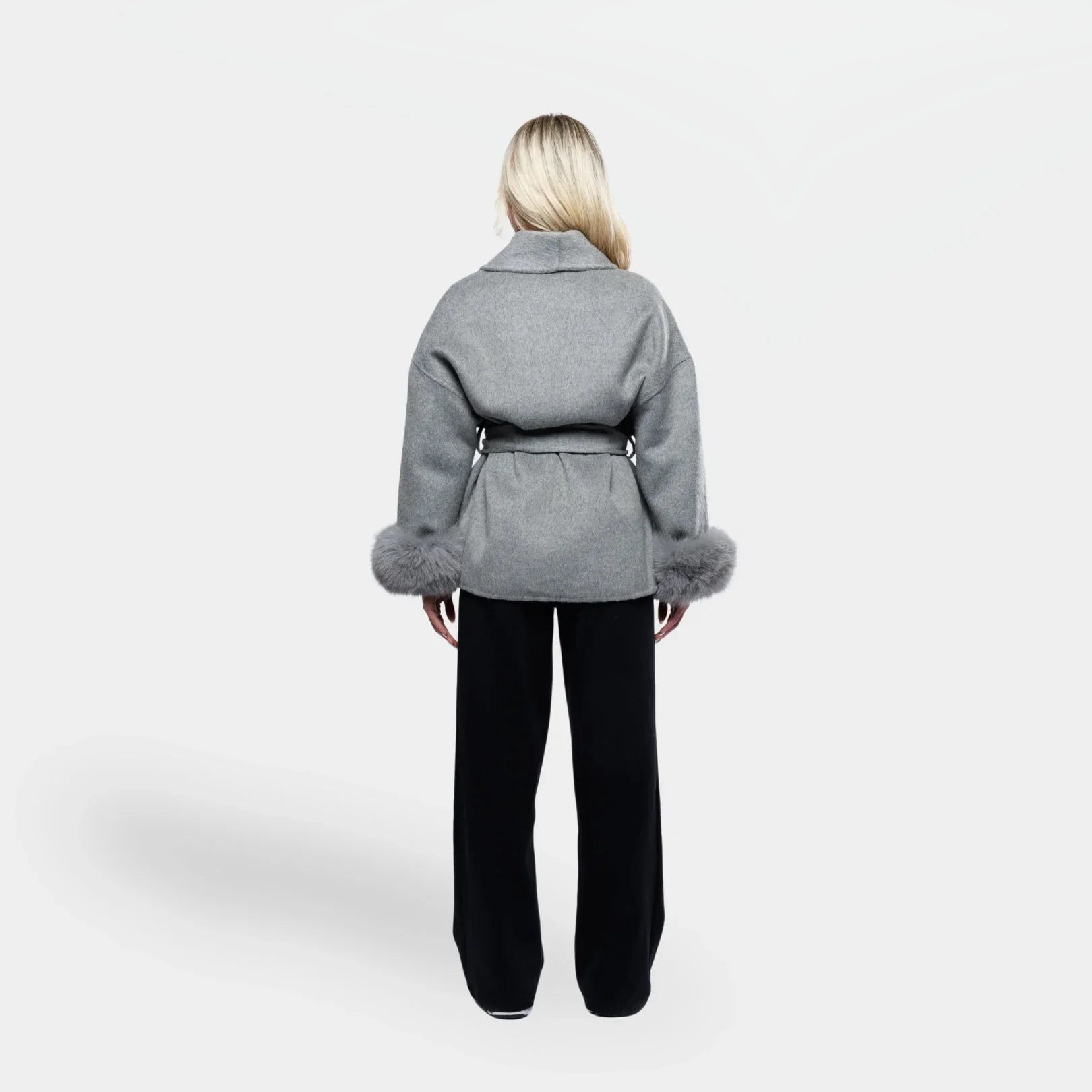 Cashmere Elegance – Luxury Cashmere Coat