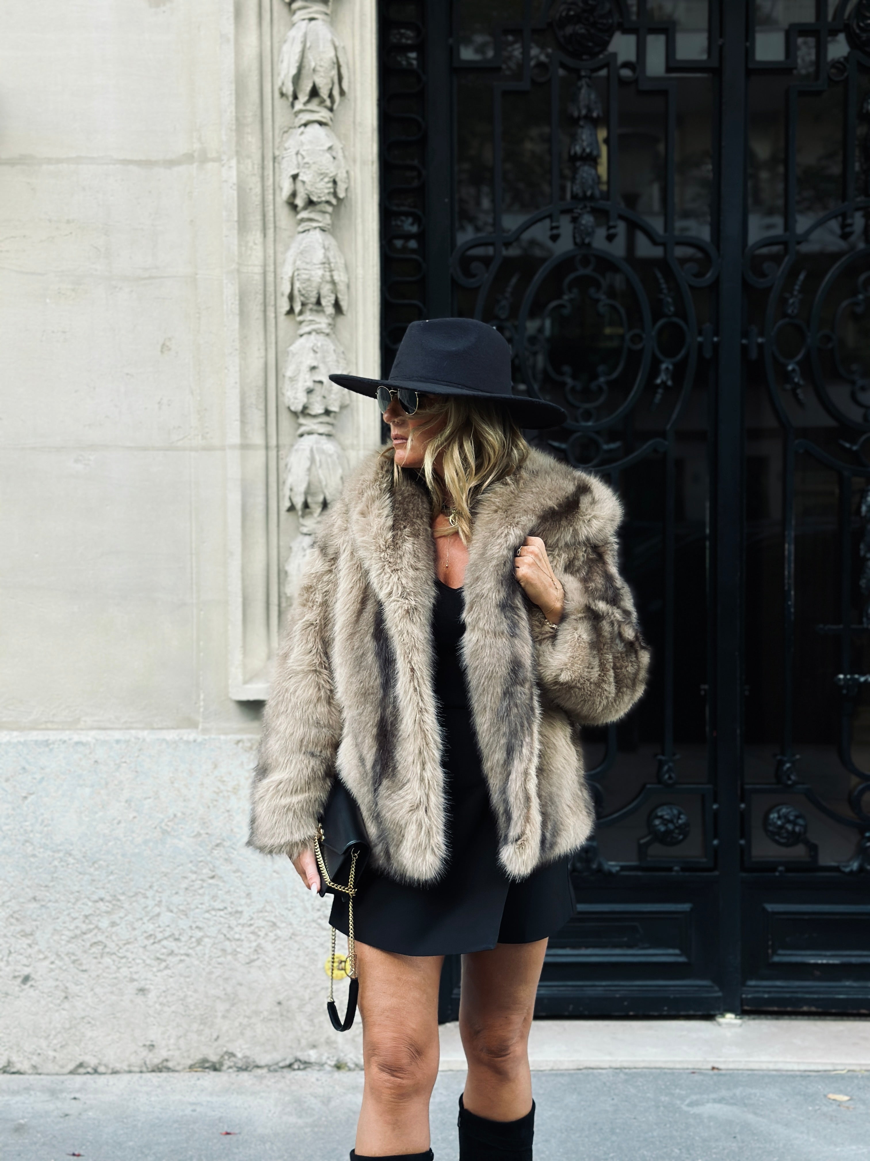 Luxe Faux Fur Jas met Capuchon - Beige