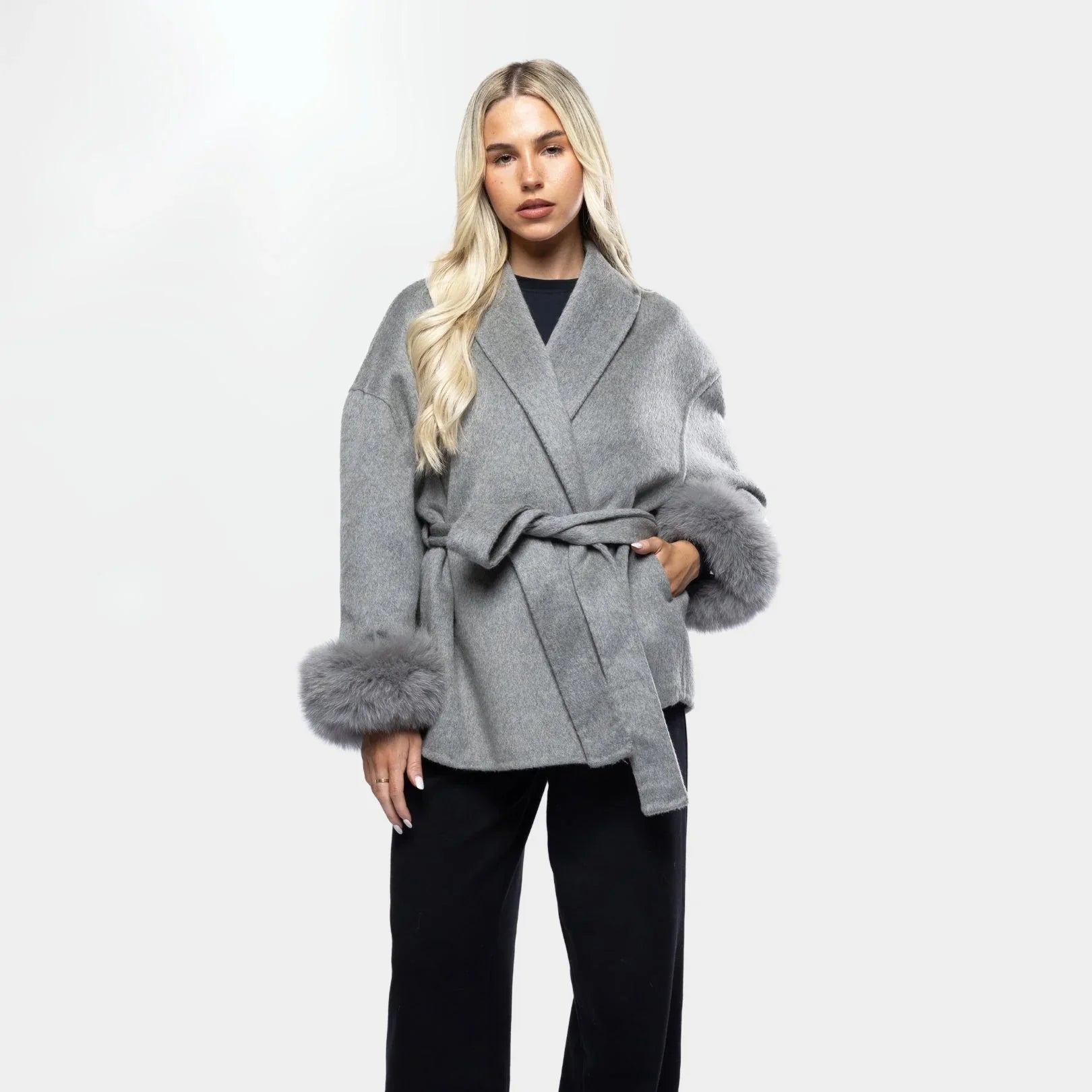 Cashmere Elegance – Luxury Cashmere Coat