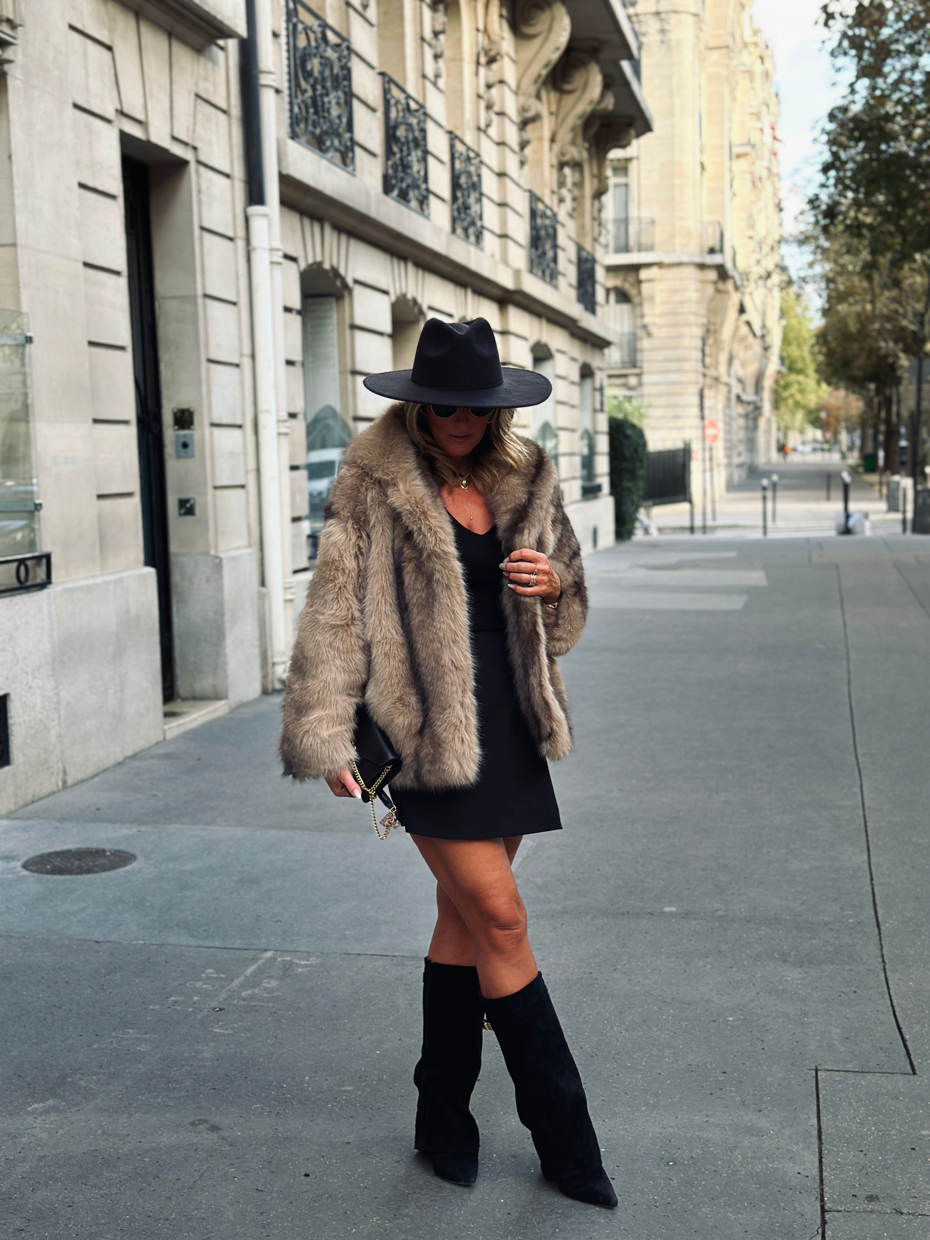 Luxe Faux Fur Jas met Capuchon - Beige