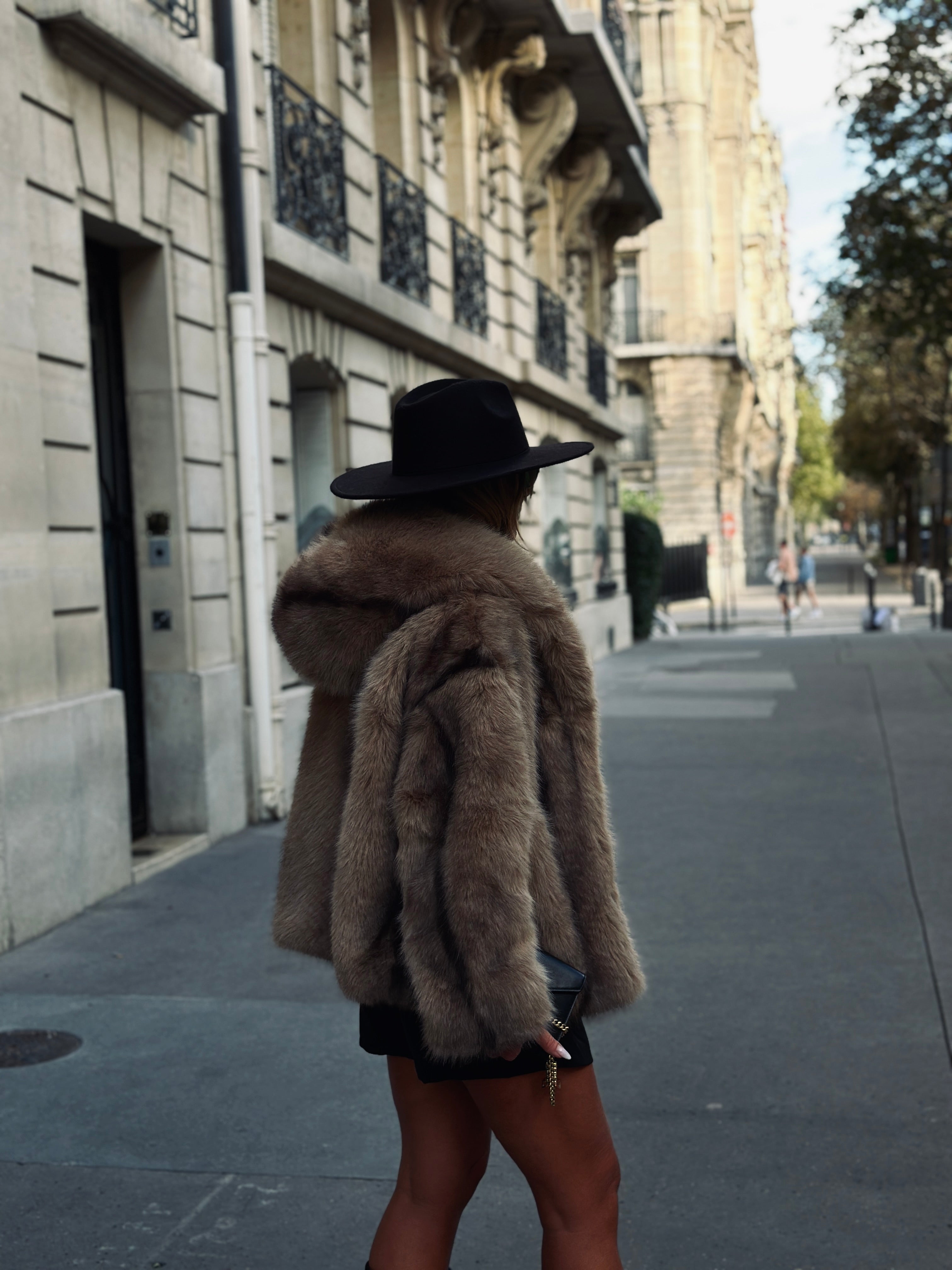 Luxe Faux Fur Jas met Capuchon - Beige