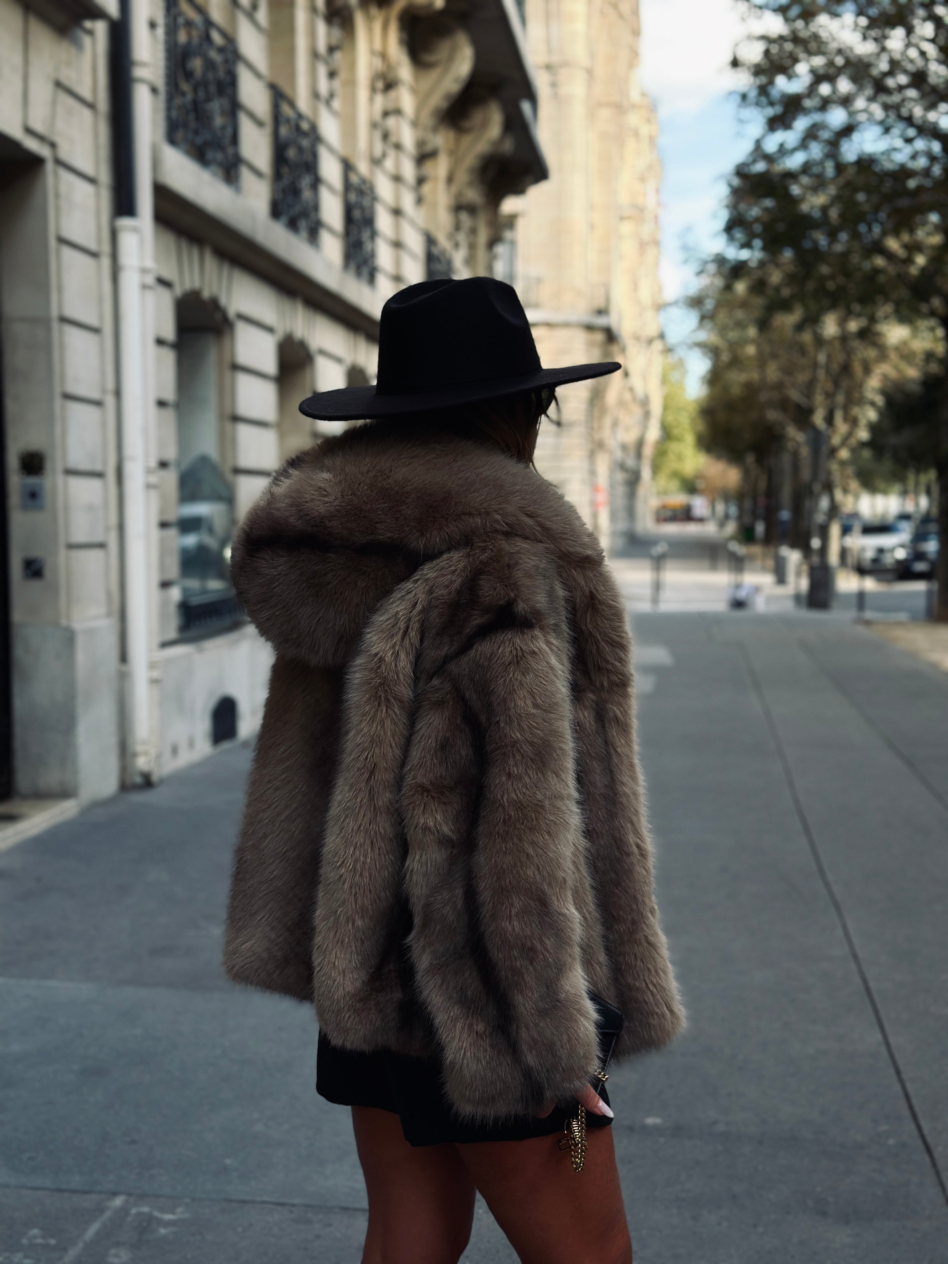 Luxe Faux Fur Jas met Capuchon - Beige