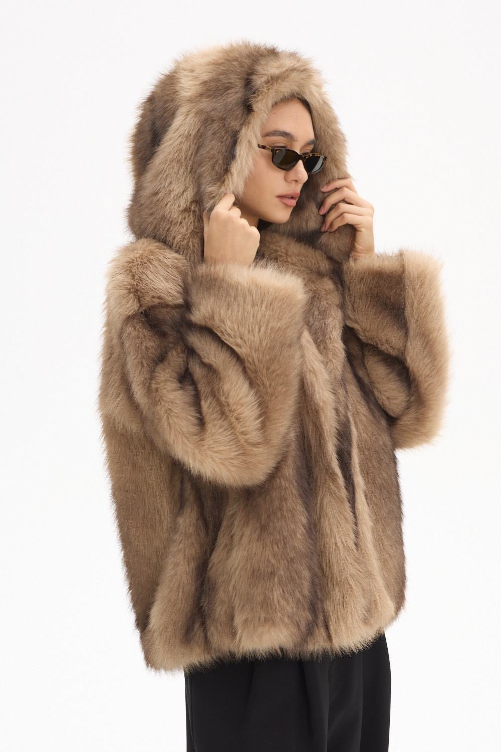 Luxe Faux Fur Jas met Capuchon - Beige