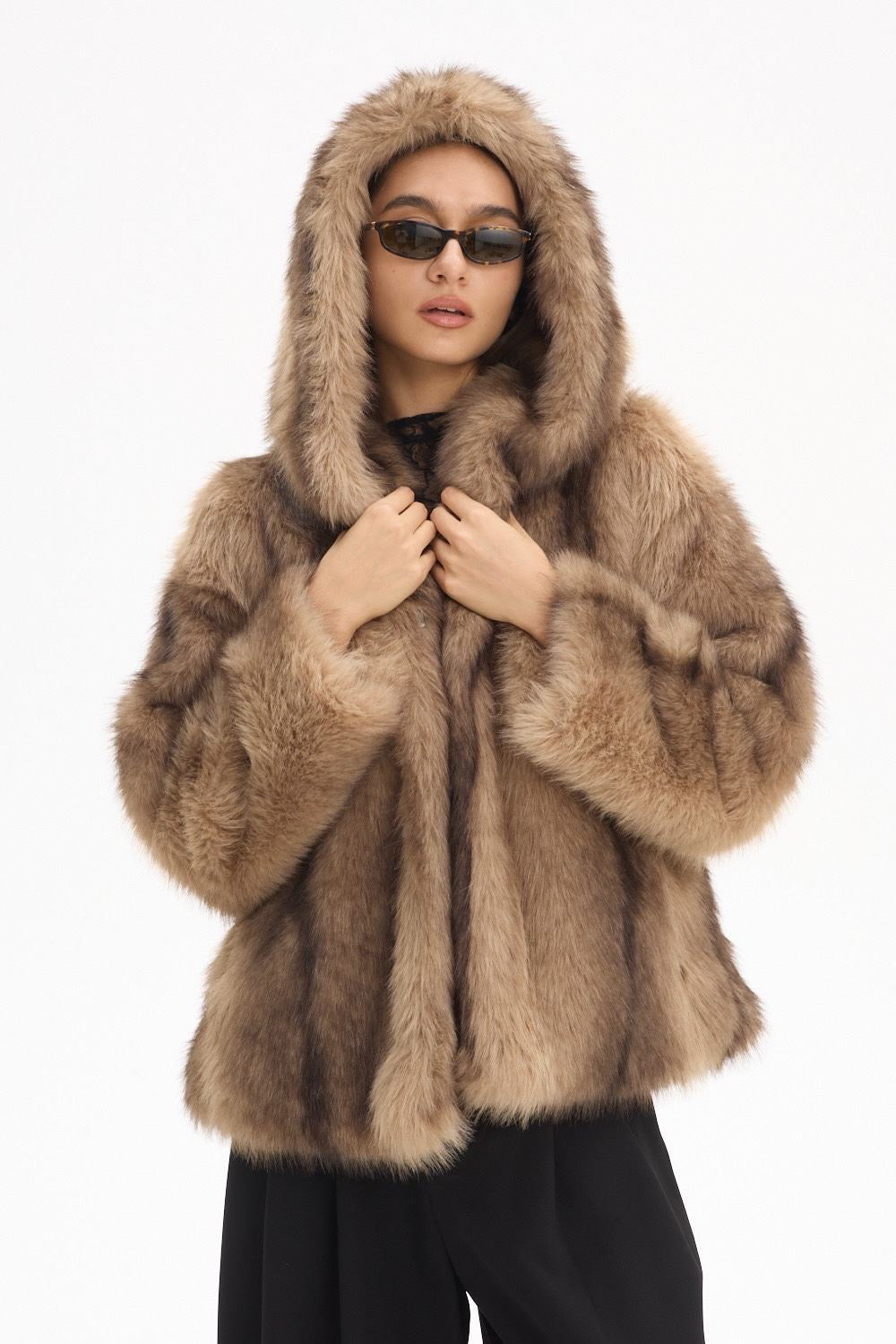 Luxe Faux Fur Jas met Capuchon - Beige
